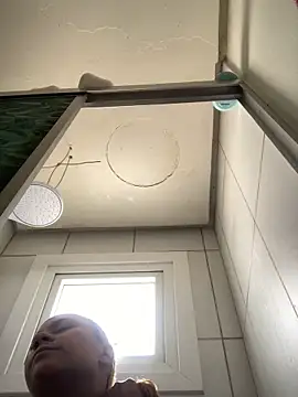 MaryAlbuquerque online show from November 12, 2025, 4:44 pm