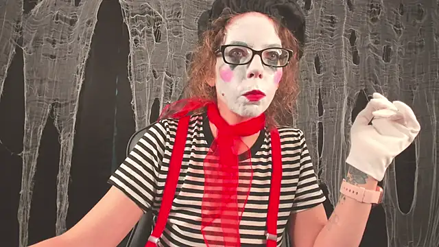 SaraDesirexo online show from October 14, 2025, 12:50 pm