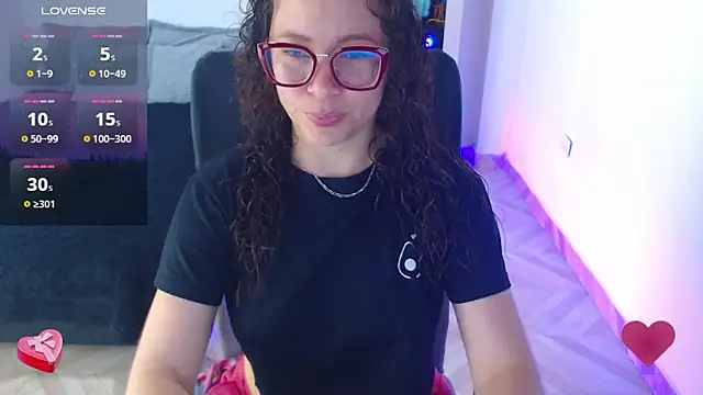 SharonR1 online show from June 10, 2026, 2:18 pm