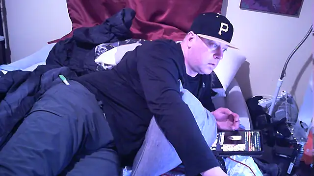 Mic Oxinner online show from October 9, 2025, 9:04 pm