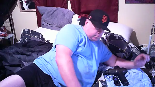 Mic Oxinner online show from October 8, 2025, 8:49 am