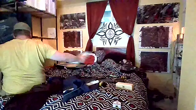 Mic Oxinner online show from November 16, 2025, 7:51 pm