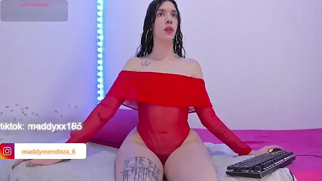 MaddyMendozaxx online show from March 22, 2026, 9:05 pm