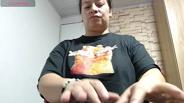 Snapshot of monickhot303av chatting on June 14, 2026, 5:08 am monickhot303av online show from June 14, 2026, 5:08 am