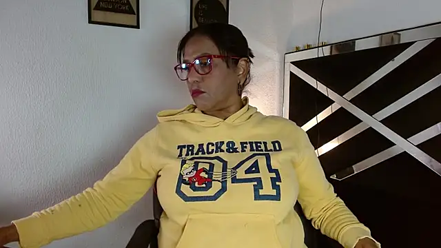 Snapshot of elizabeth_mature23 chatting on October 23, 2025, 12:59 pm elizabeth mature23 online show from October 23, 2025, 12:59 pm