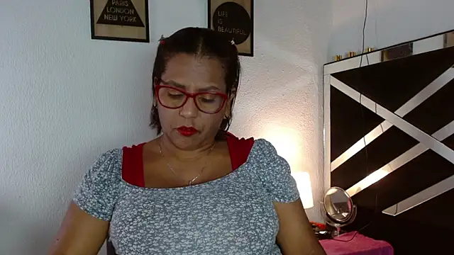 Snapshot of elizabeth_mature23 chatting on October 12, 2025, 4:08 pm elizabeth mature23 online show from October 12, 2025, 4:08 pm