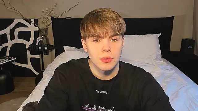 simonwnl online show from December 17, 2025, 9:14 am