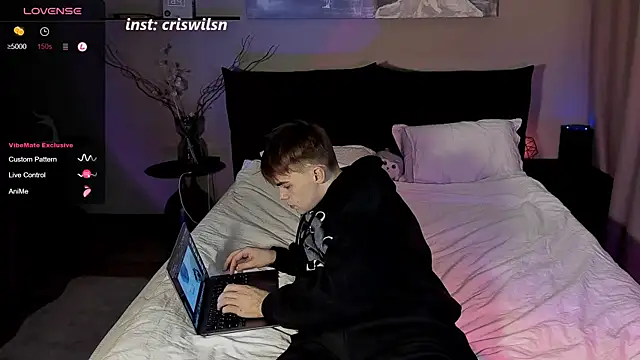 simonwnl online show from March 2, 2025, 7:08 pm