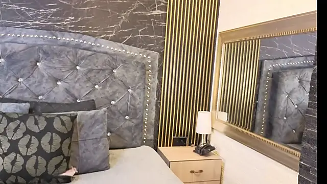 charlotte  G online show from January 7, 2026, 10:42 am