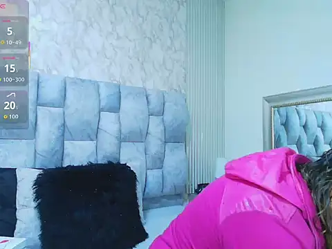 charlotte  G online show from September 30, 2025, 10:54 am