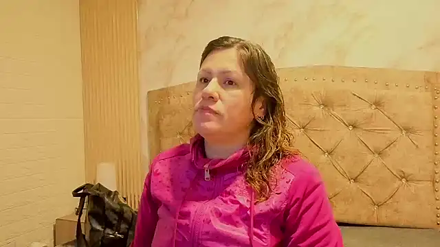 charlotte  G online show from November 7, 2025, 11:15 am