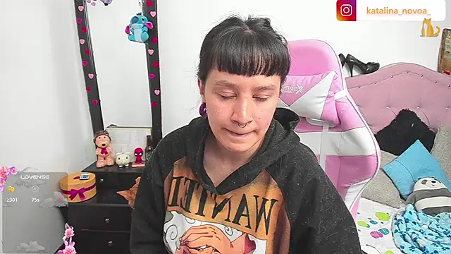 Katalina novoa online show from March 24, 2026, 2:22 am