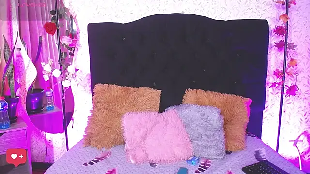 alicee laurent online show from November 11, 2025, 3:34 am