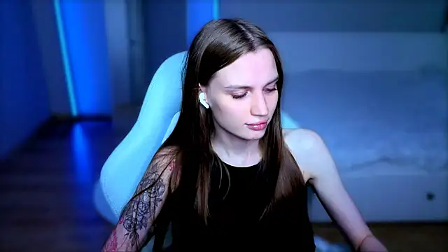 StellaLawless online show from June 30, 2026, 10:54 pm