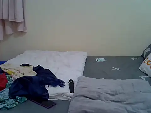 Sweet Bear online show from December 17, 2025, 6:07 am