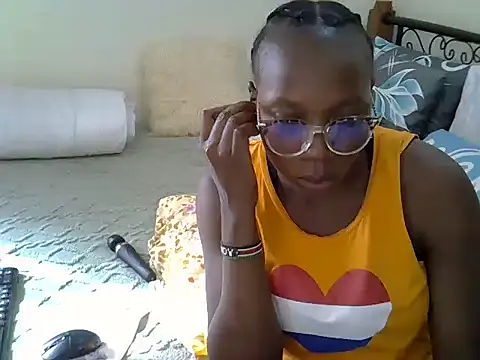 Sweet Bear online show from May 31, 2026, 1:17 pm