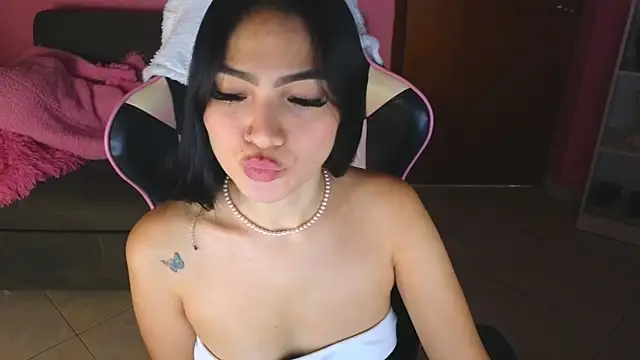 keity moon online show from April 25, 2026, 1:52 pm