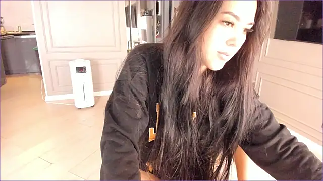 furry bear online show from March 10, 2025, 3:52 pm