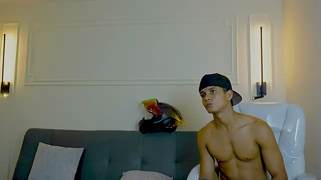 Paradise boy s online show from January 29, 2025, 11:04 pm