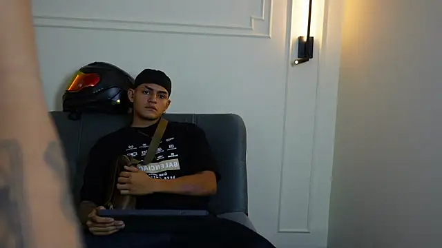 Paradise boy s online show from January 17, 2025, 11:07 pm