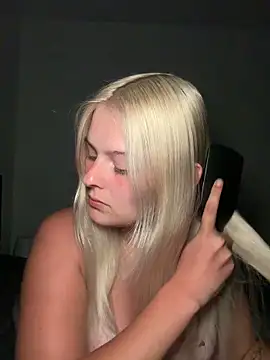 Allylove03 online show from May 3, 2026, 6:22 pm
