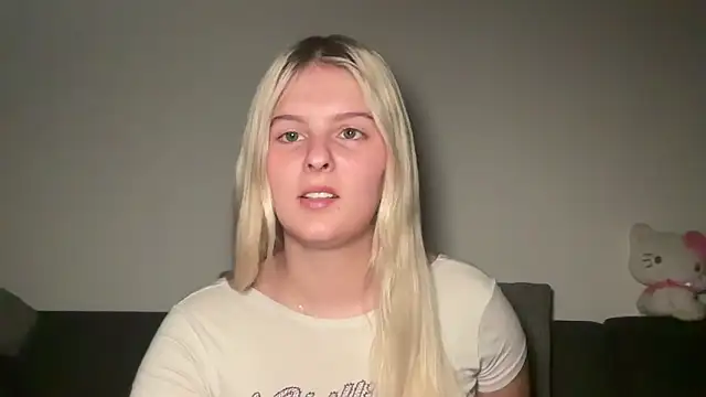 Allylove03 online show from July 15, 2026, 4:14 pm