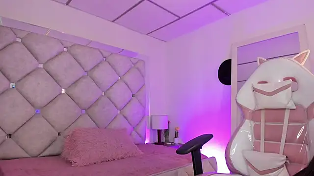 alessiaferry online show from February 6, 2026, 7:32 pm