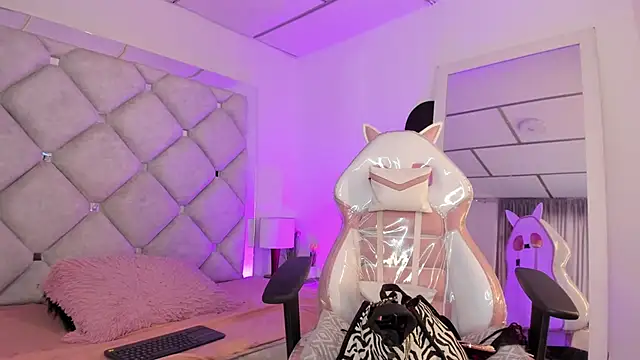 alessiaferry online show from February 12, 2026, 4:07 pm