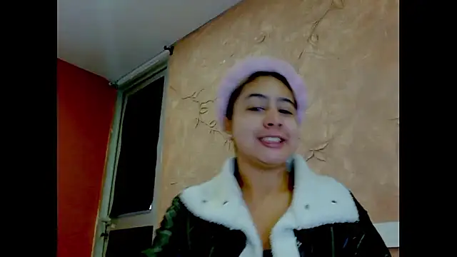 Miabonnett  online show from January 9, 2026, 12:23 pm