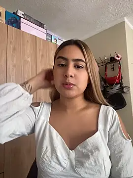 Miabonnett  online show from July 16, 2026, 2:36 pm