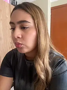 Miabonnett  online show from July 29, 2026, 2:27 pm