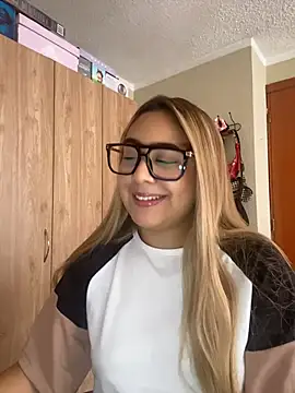 Miabonnett  online show from July 15, 2026, 2:24 pm