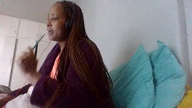 BabeAssXX online show from April 25, 2026, 1:41 pm