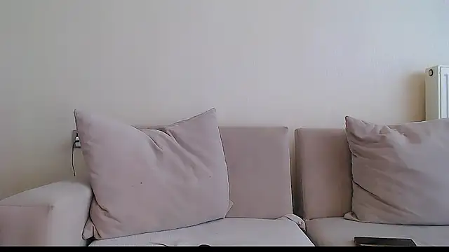   QUEEN    online show from September 17, 2025, 12:29 pm