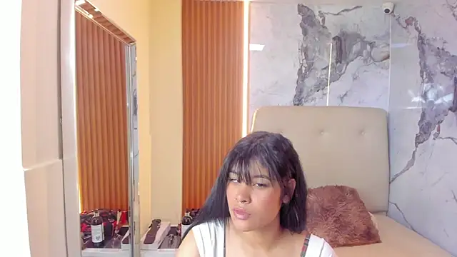 LAILAMORFY online show from June 16, 2026, 12:27 pm