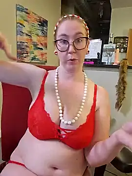 littlelustlamb online show from September 9, 2025, 6:50 pm