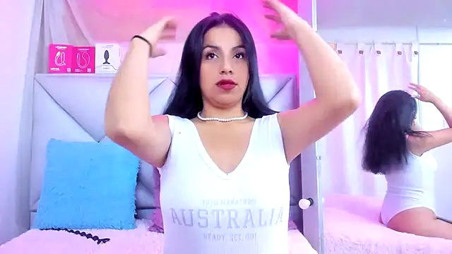 Emma collins23 online show from June 20, 2026, 2:38 am