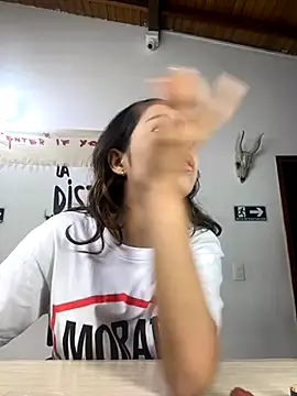 little-Emma online show from October 3, 2025, 2:59 am