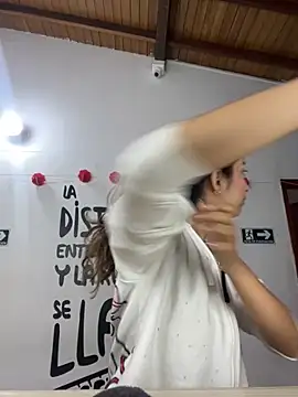 little-Emma online show from September 18, 2025, 3:09 am