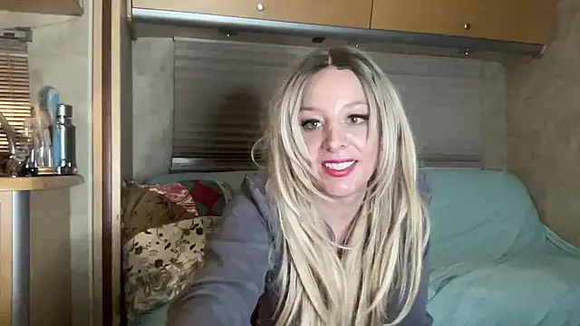 MonroeLoves online show from December 15, 2025, 5:02 am