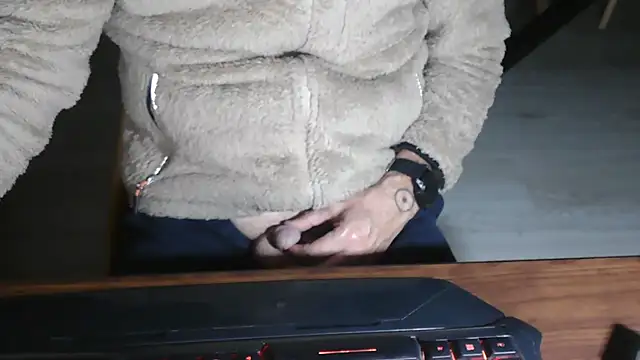 Adri gard online show from November 26, 2025, 9:04 pm