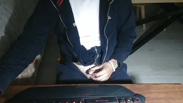 Adri gard online show from October 12, 2025, 8:10 pm