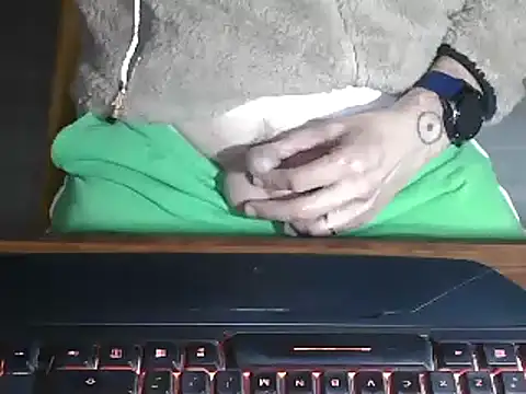 Adri gard online show from March 18, 2025, 8:48 pm