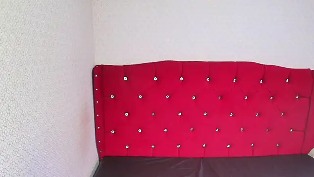 Lilyevansx online show from April 26, 2026, 4:04 pm