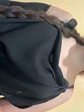 Evelyn Moon online show from February 9, 2026, 3:10 pm