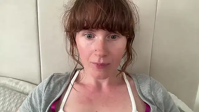 redheadrosie69 online show from July 28, 2026, 1:21 pm