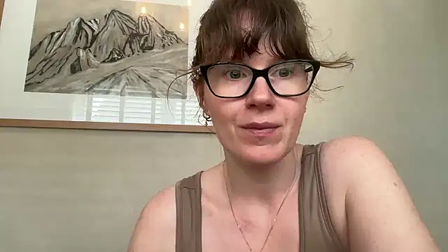 Snapshot of redheadrosie69 chatting on June 8, 2026, 9:43 am redheadrosie69 online show from June 8, 2026, 9:43 am