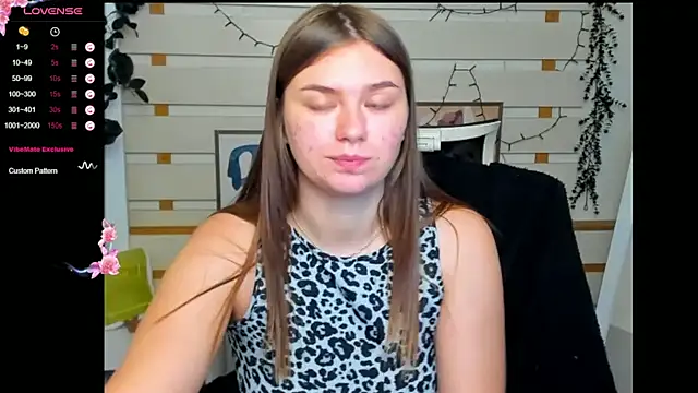 Josephine Kiss online show from May 12, 2026, 10:32 am
