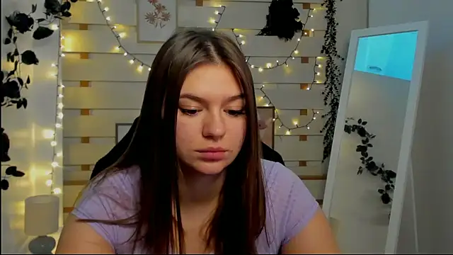 Josephine Kiss online show from February 24, 2026, 5:19 am