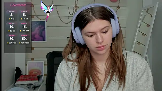 Josephine Kiss online show from March 14, 2025, 1:13 pm